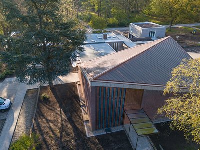 Bedachung einer Kapelle aus Kupfer